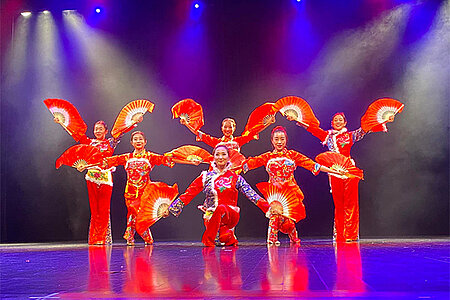 Chine: voiles, danses & acrobaties