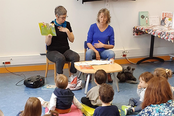 Les bébés lecteurs à la bibliothèque Annie Fratellini