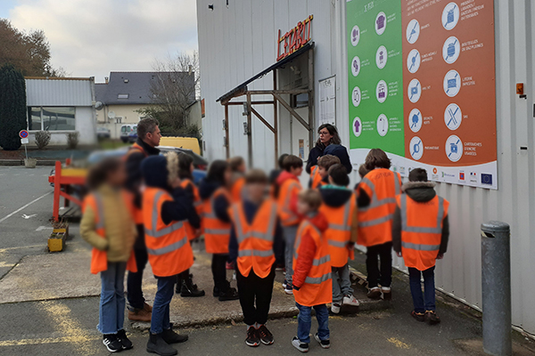 Les enfants d'A.Clément en visite à la ressourcerie des Biscottes