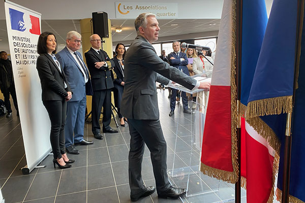 Accueil de la petite enfance: le ministre Jean-Christophe Combe en visite à la Roseraie