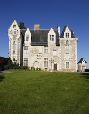 Musée-château de Villevêque